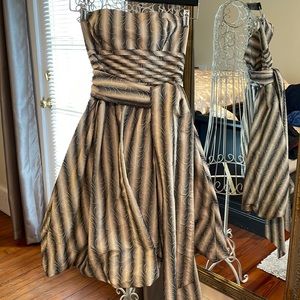 Gorgeous, fully lined cocktail dress